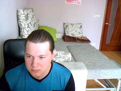 Парень тайком снял секс со своей девушкой на веб камеру