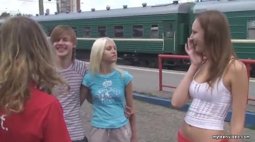 Молодые русские студенты поехали трахнутся на природу