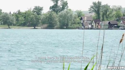 Иностранец снял русскую девчонку у озера