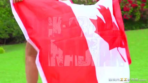 Анал с Никки Бенц на газоне с канадскими флагами