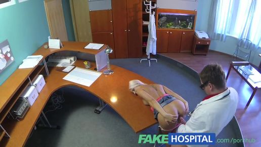 Камера наблюдения сняла секс врача и пациентки