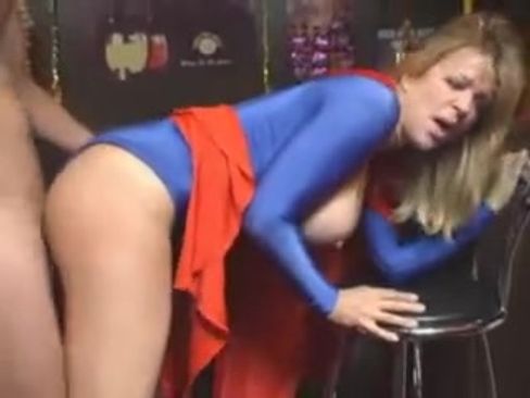 Порно с Супервуман