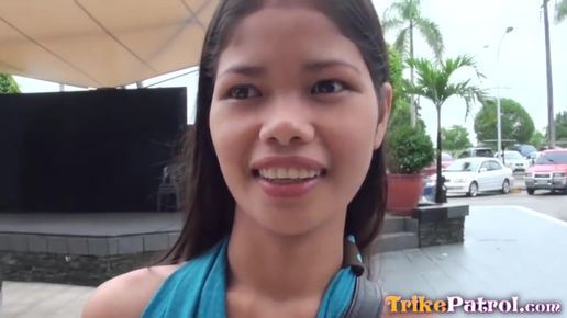 Снял на улице молодую тайскую проститутку