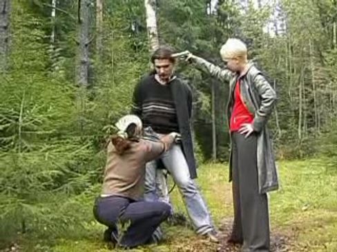 Русский БДСМ секс в лесу
