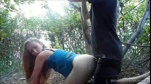 Русское порно в кустах с молодой девушкой