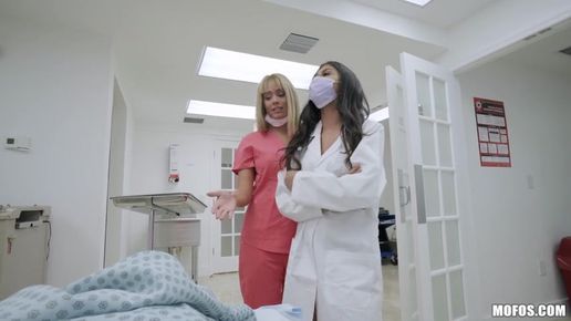 Секс с молоденькими медсестрами в больнице