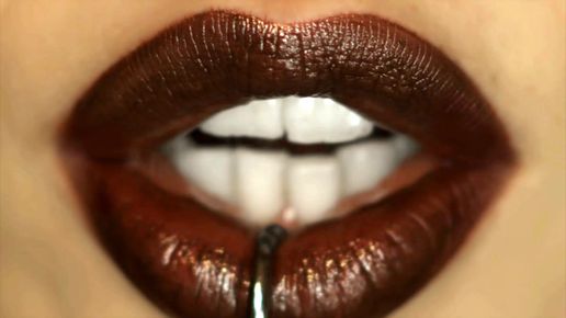 Сексапильная телка благодарит соседа за помощь с переездом