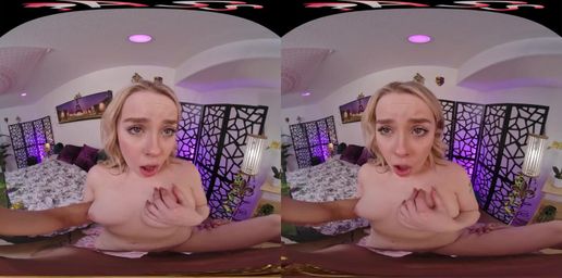 VR-порно с красивой и жопастой блондиночкой